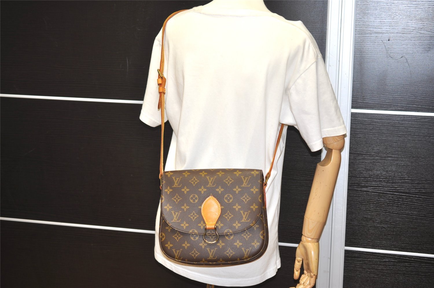Authentic Louis Vuitton Monogram Saint Cloud GM M51242 Shoulder Cross Bag 3582I
