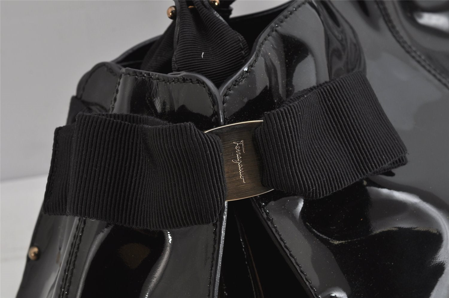 Authentic Salvatore Ferragamo Vara Ribbon Enamel Shoulder Tote Bag Black 3583K