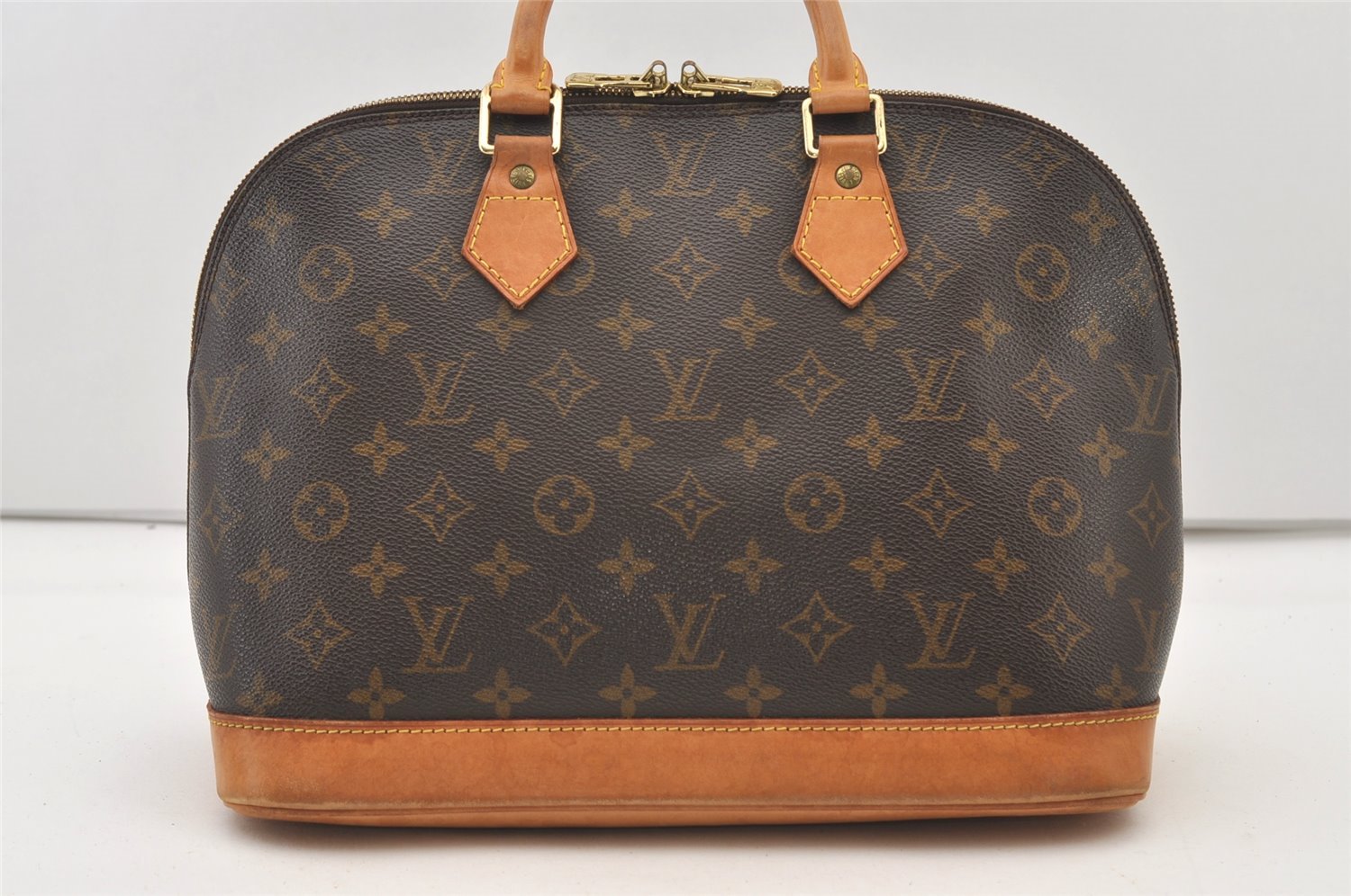 Authentic Louis Vuitton Monogram Alma Hand Bag Purse M51130 LV 3584J