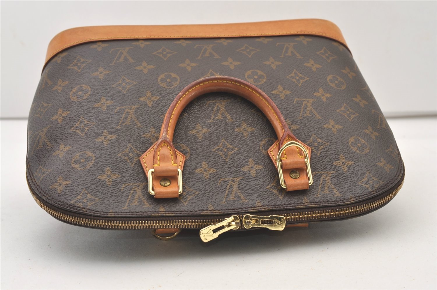 Authentic Louis Vuitton Monogram Alma Hand Bag Purse M51130 LV 3584J