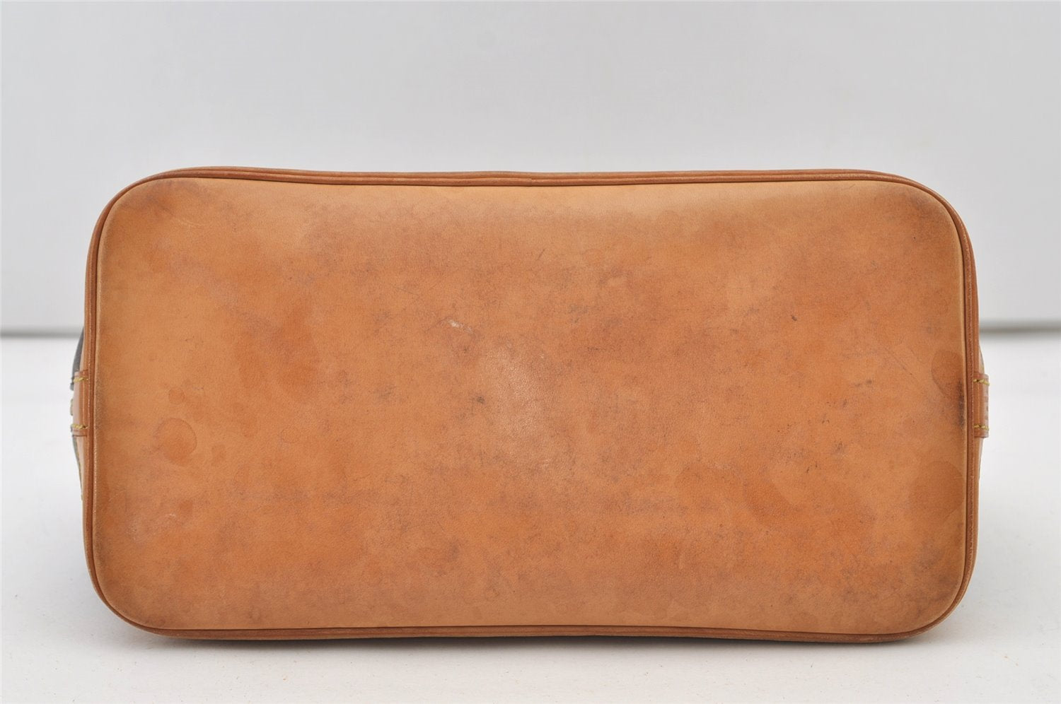 Authentic Louis Vuitton Monogram Alma Hand Bag Purse M51130 LV 3584J