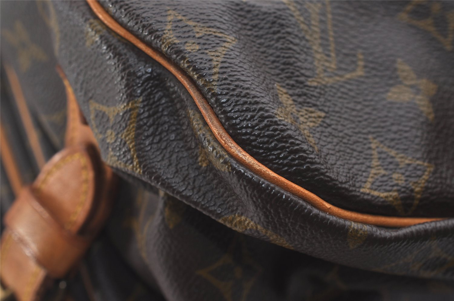 Authentic Louis Vuitton Monogram Saumur 35 Shoulder Cross Bag M42254 LV 3585J