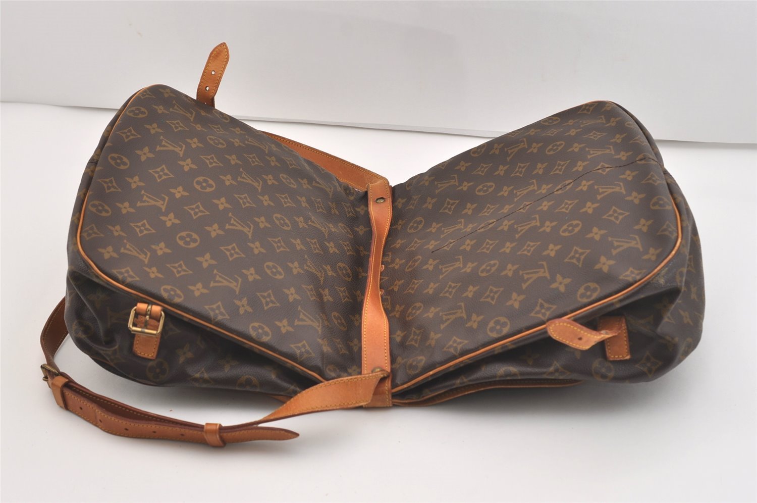 Authentic Louis Vuitton Monogram Saumur 35 Shoulder Cross Bag M42254 LV 3585J