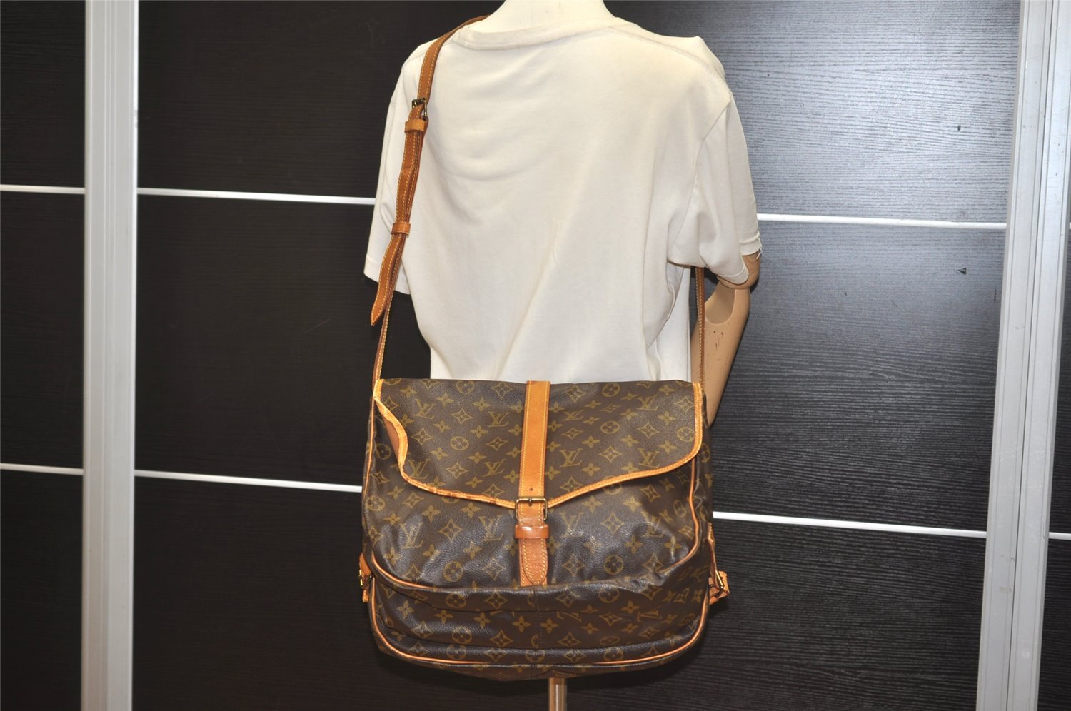 Authentic Louis Vuitton Monogram Saumur 35 Shoulder Cross Bag M42254 LV 3585J