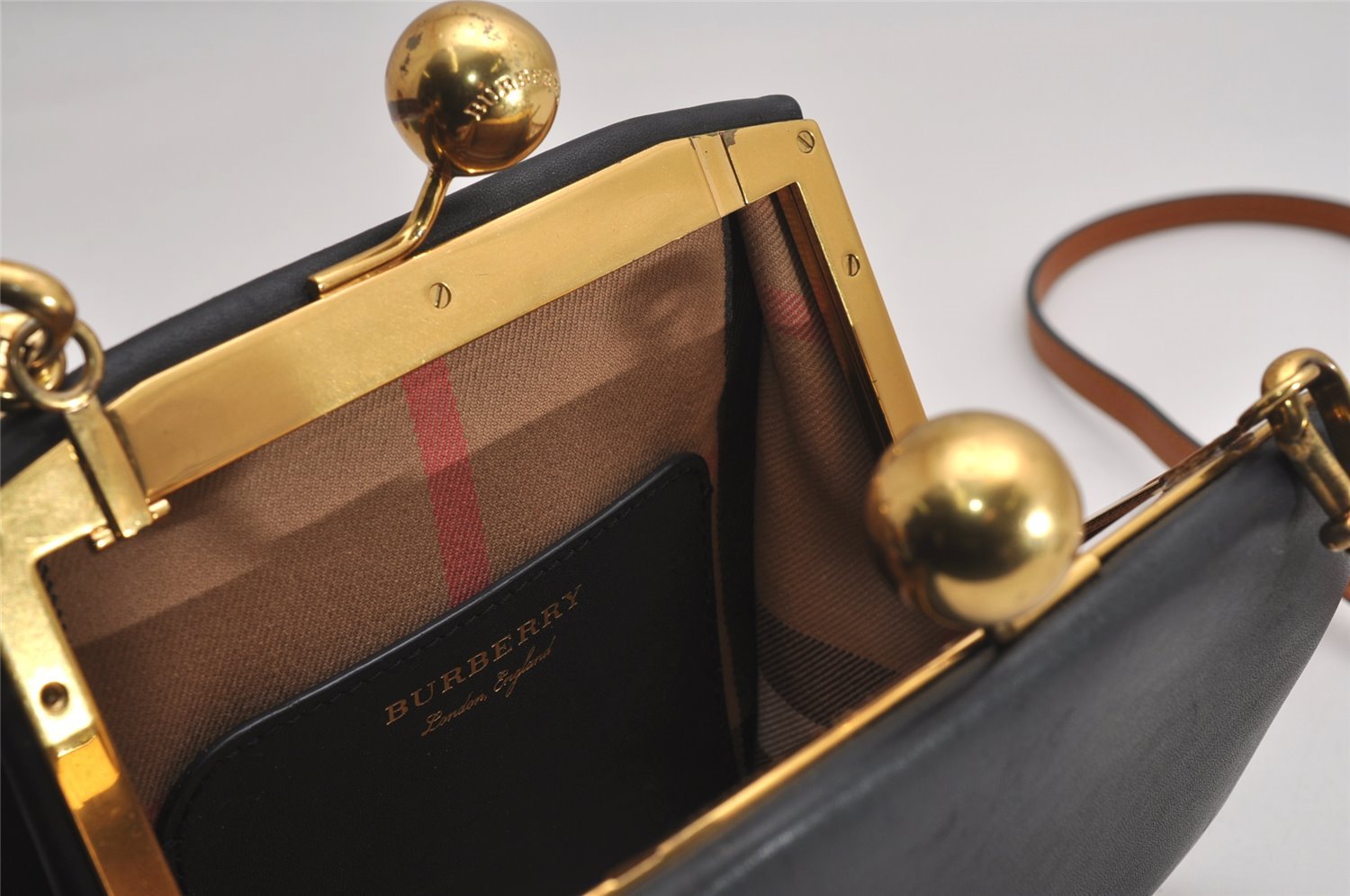 Authentic BURBERRY Vintage Leather Shoulder Cross Body Bag Purse Black 3593J