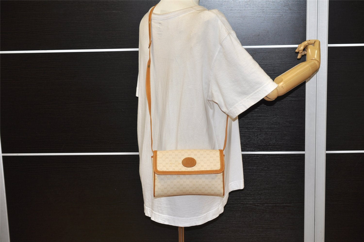 Authentic GUCCI Micro GG PVC Leather Shoulder Cross Body Bag Purse Beige 3595K