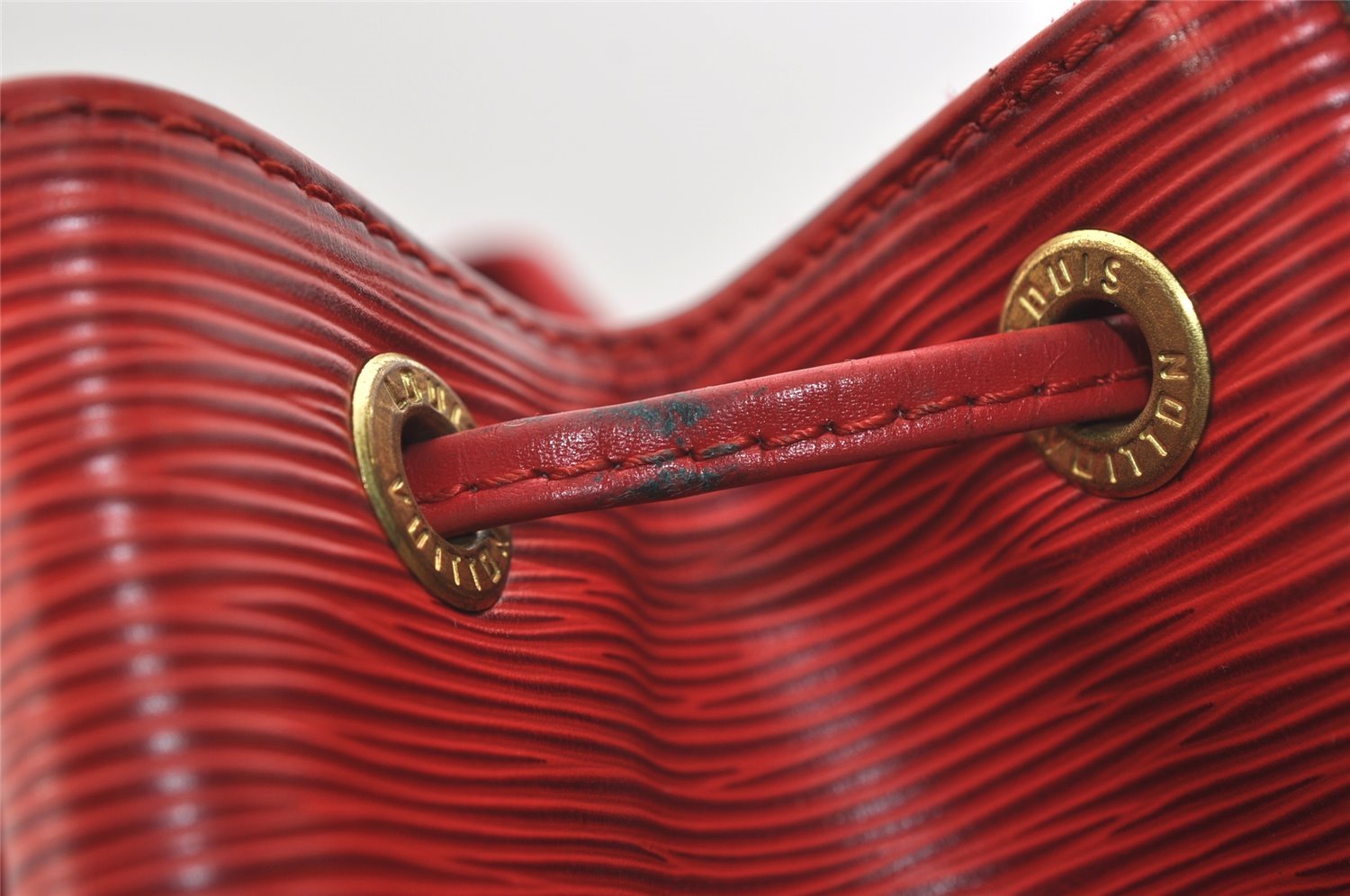 Authentic Louis Vuitton Epi Noe Shoulder Drawstring Bag Red M44007 LV 3596J