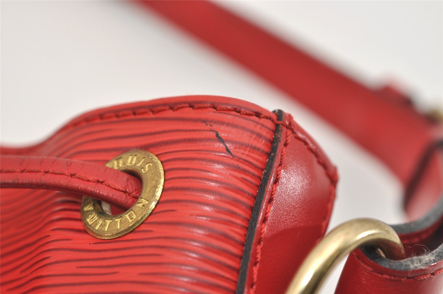 Authentic Louis Vuitton Epi Noe Shoulder Drawstring Bag Red M44007 LV 3596J