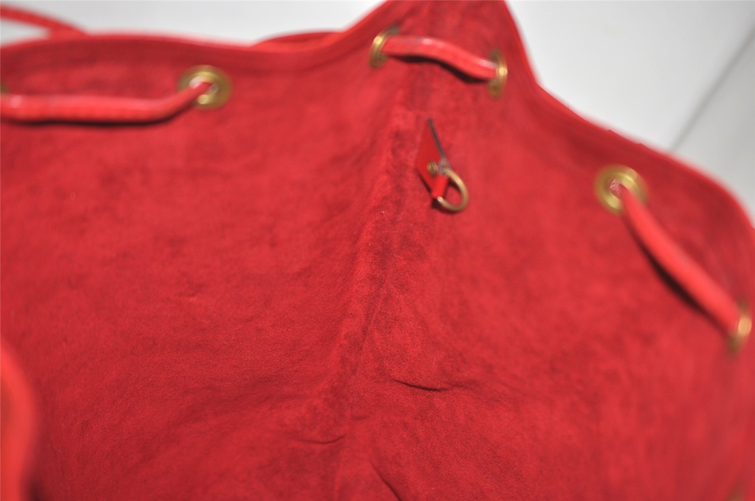 Authentic Louis Vuitton Epi Noe Shoulder Drawstring Bag Red M44007 LV 3596J