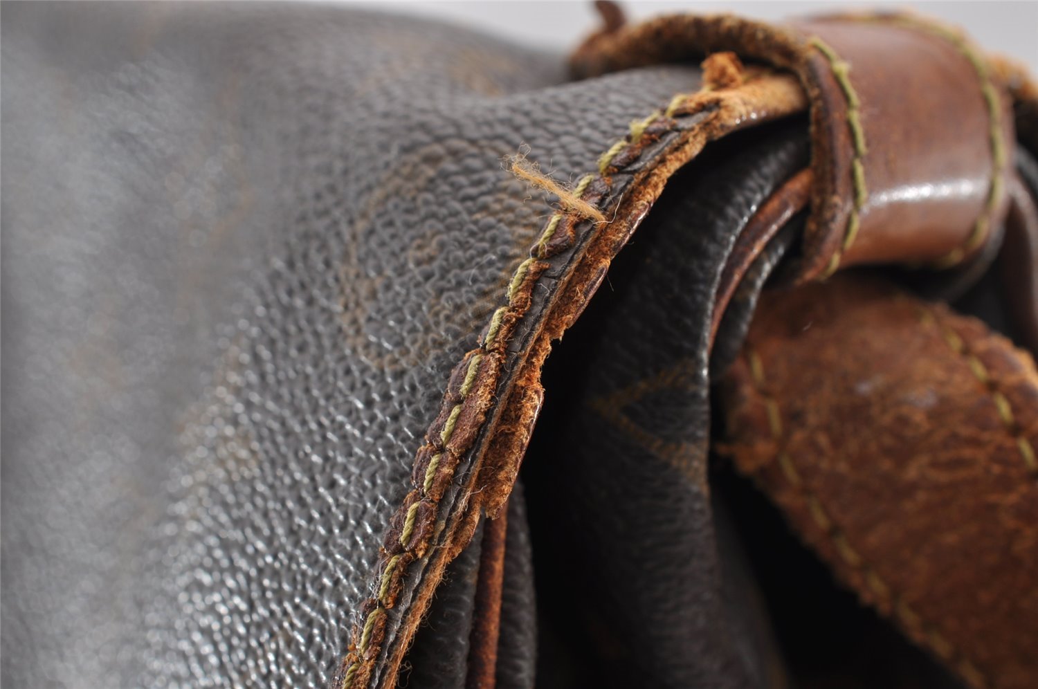 Authentic Louis Vuitton Monogram Saumur 35 Shoulder Cross Bag M42254 LV 3602I