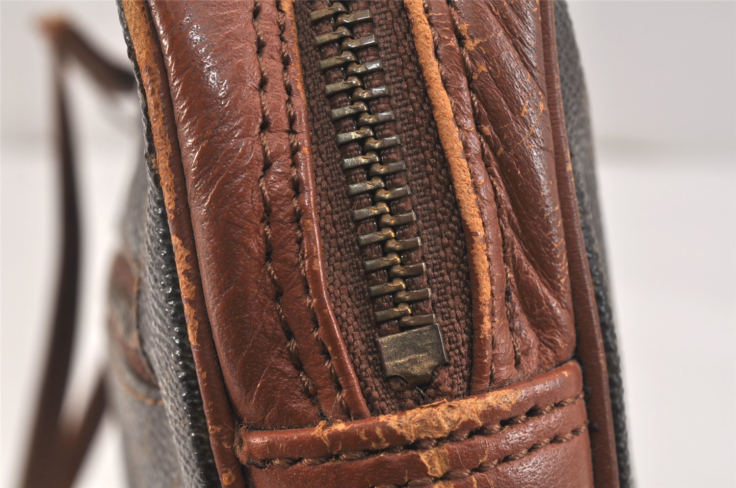 Authentic Louis Vuitton Monogram Pochette Sport Clutch Hand Bag Old Model 3603K