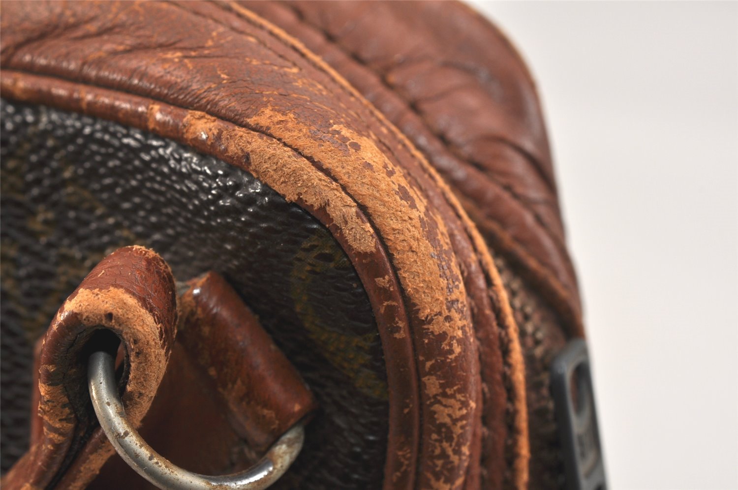 Authentic Louis Vuitton Monogram Pochette Sport Clutch Hand Bag Old Model 3603K