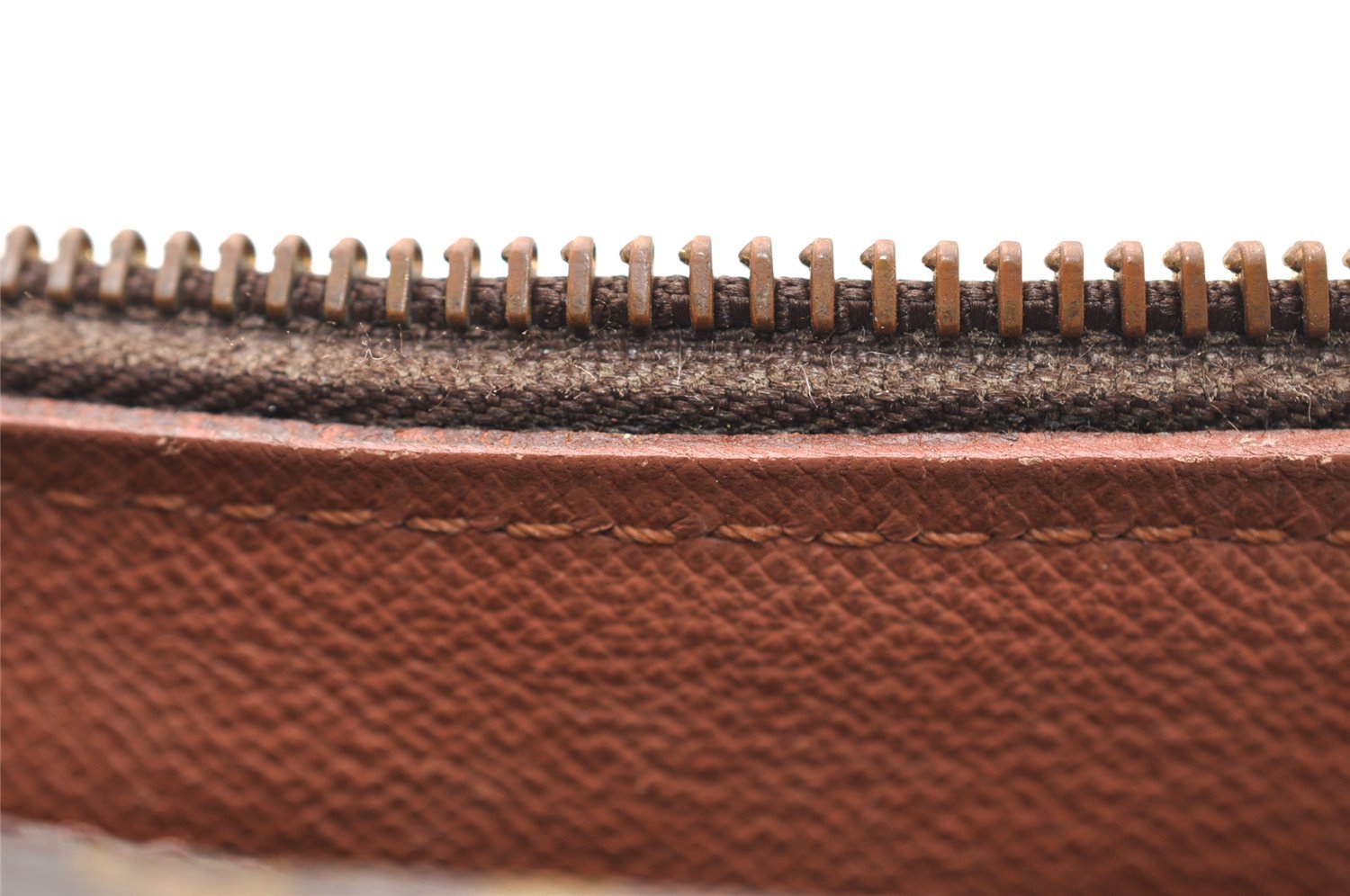 Authentic Louis Vuitton Monogram Papillon 26 Hand Bag Old Model LV 3609I