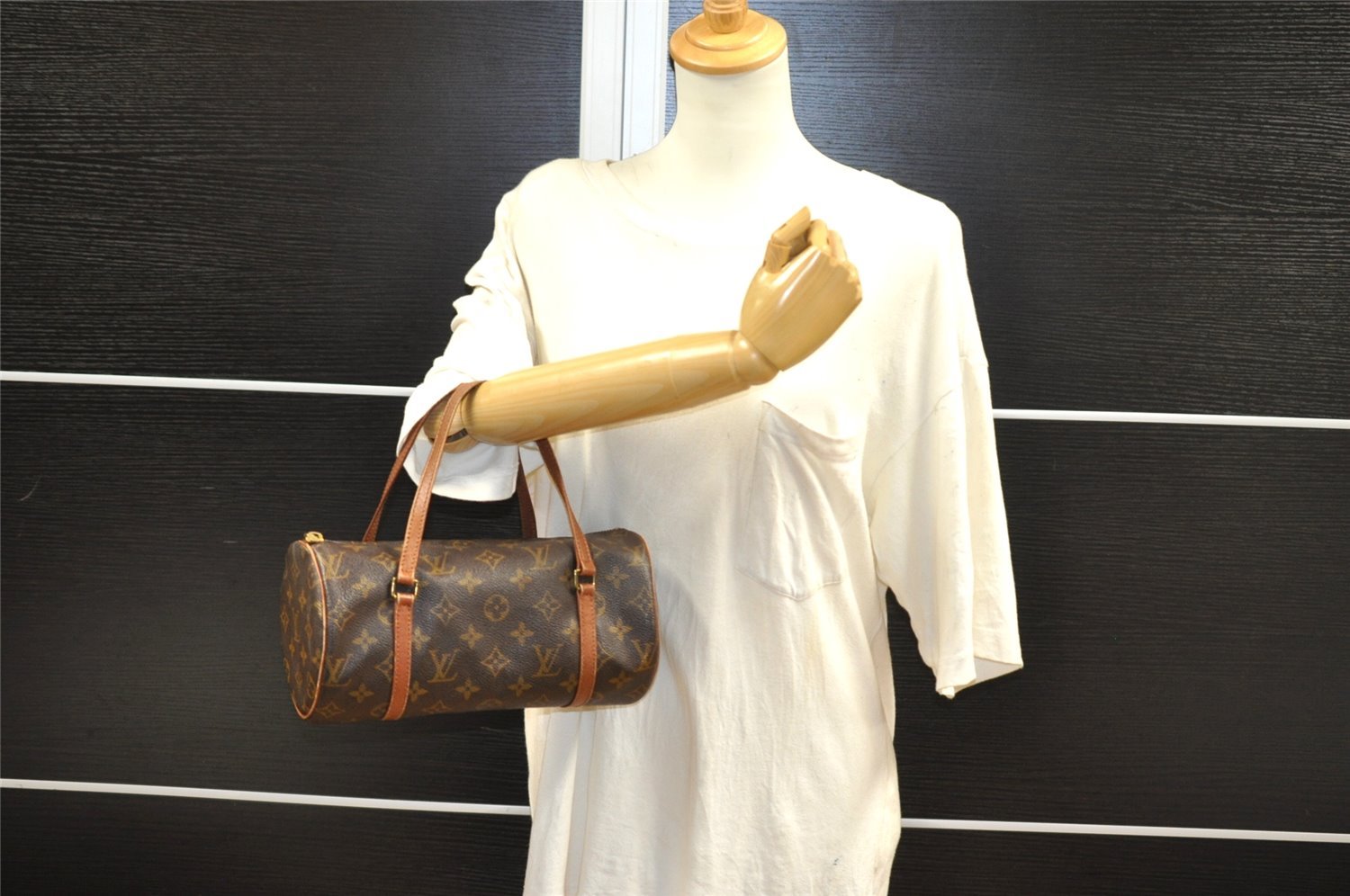 Authentic Louis Vuitton Monogram Papillon 26 Hand Bag Old Model LV 3609I