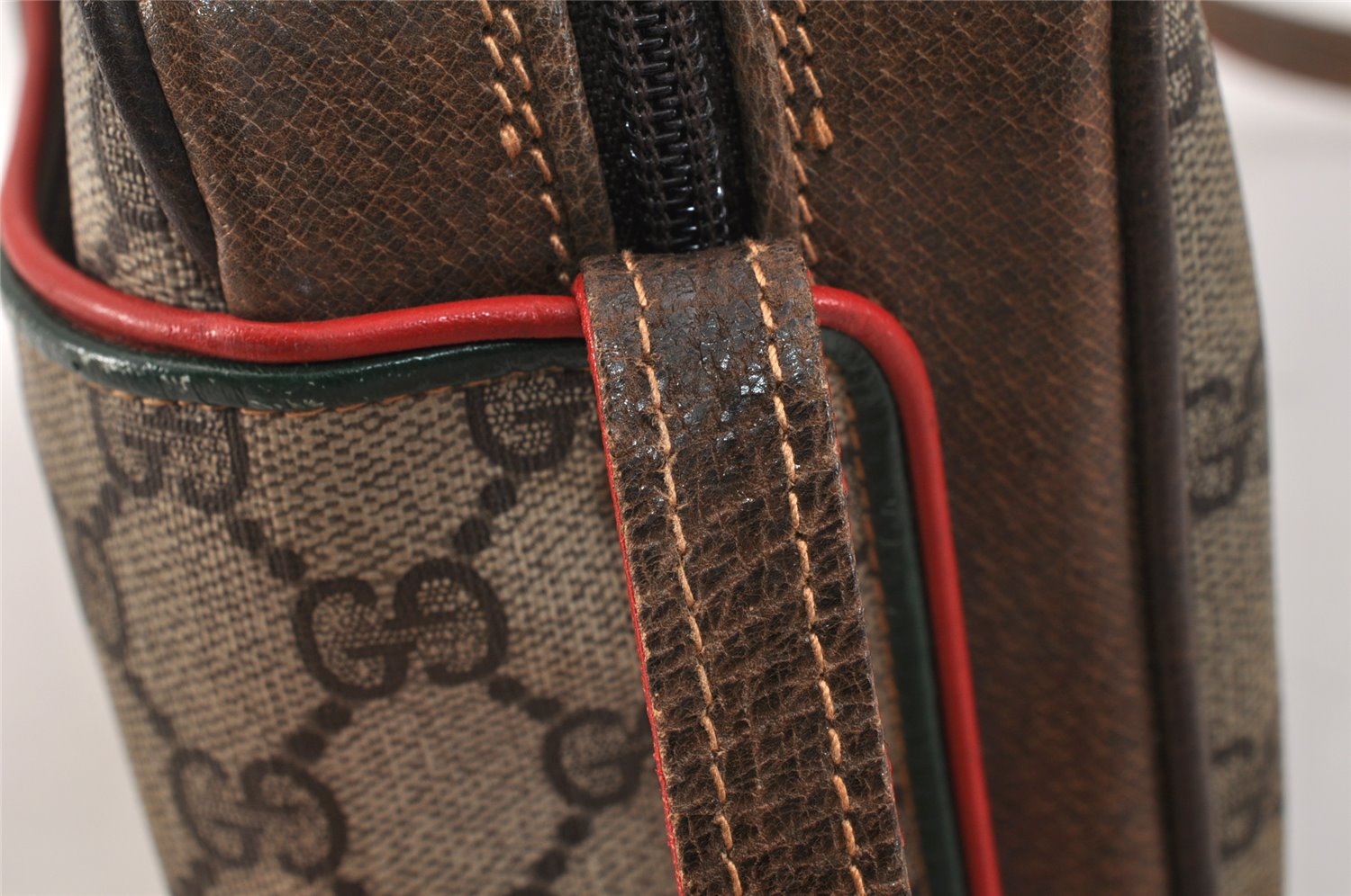Authentic GUCCI Rigate Line Shoulder Cross Bag Purse GG PVC Leather Brown 3616K