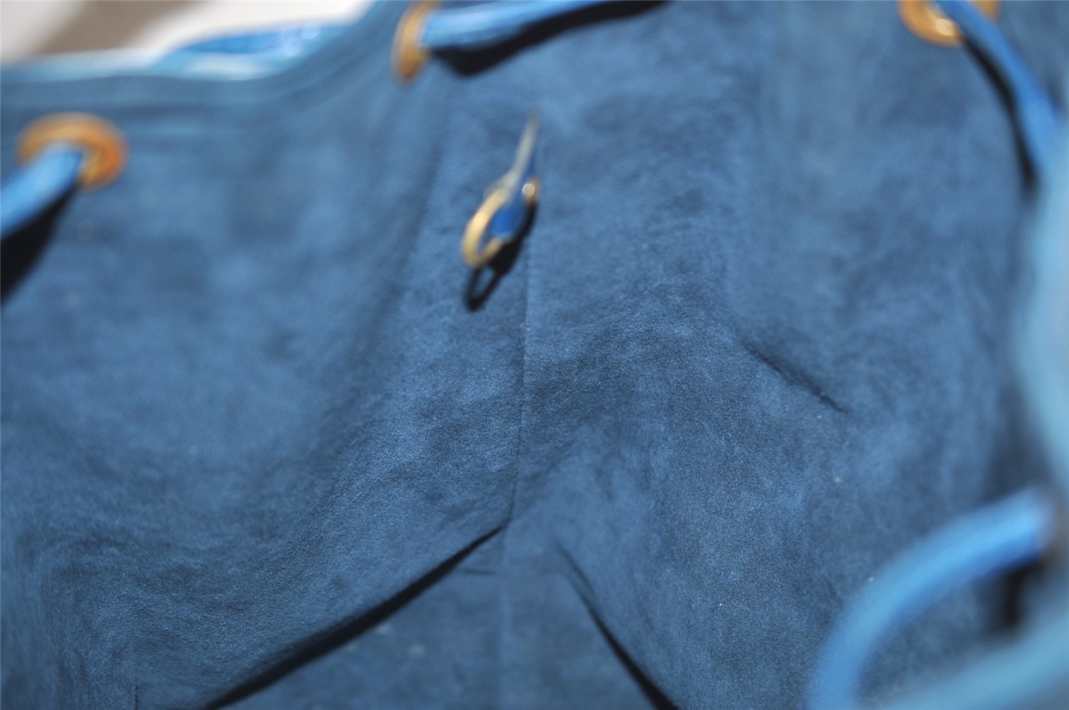 Authentic Louis Vuitton Epi Noe Shoulder Drawstring Bag Blue M44005 LV 3622I