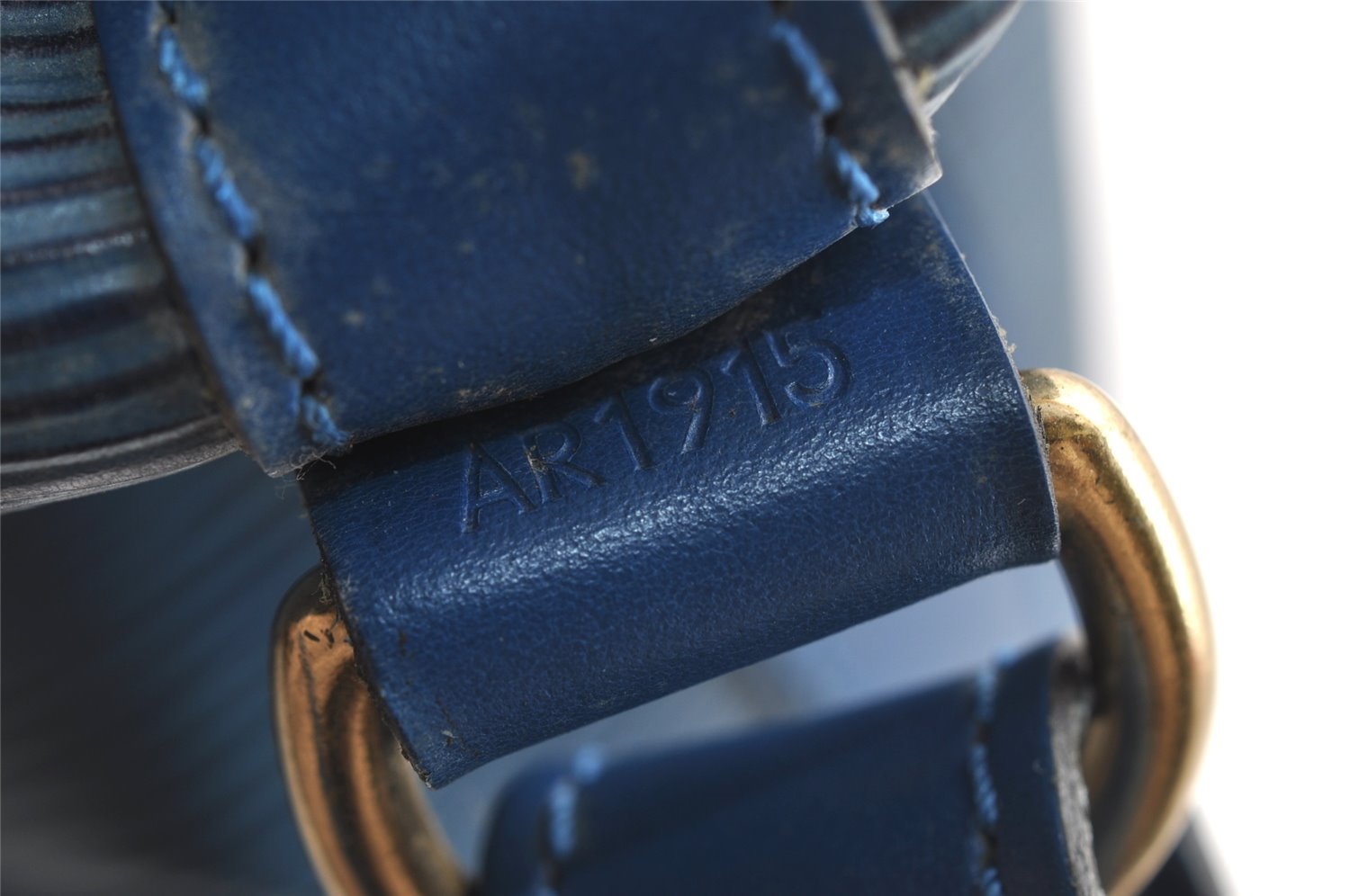 Authentic Louis Vuitton Epi Noe Shoulder Drawstring Bag Blue M44005 LV 3622I