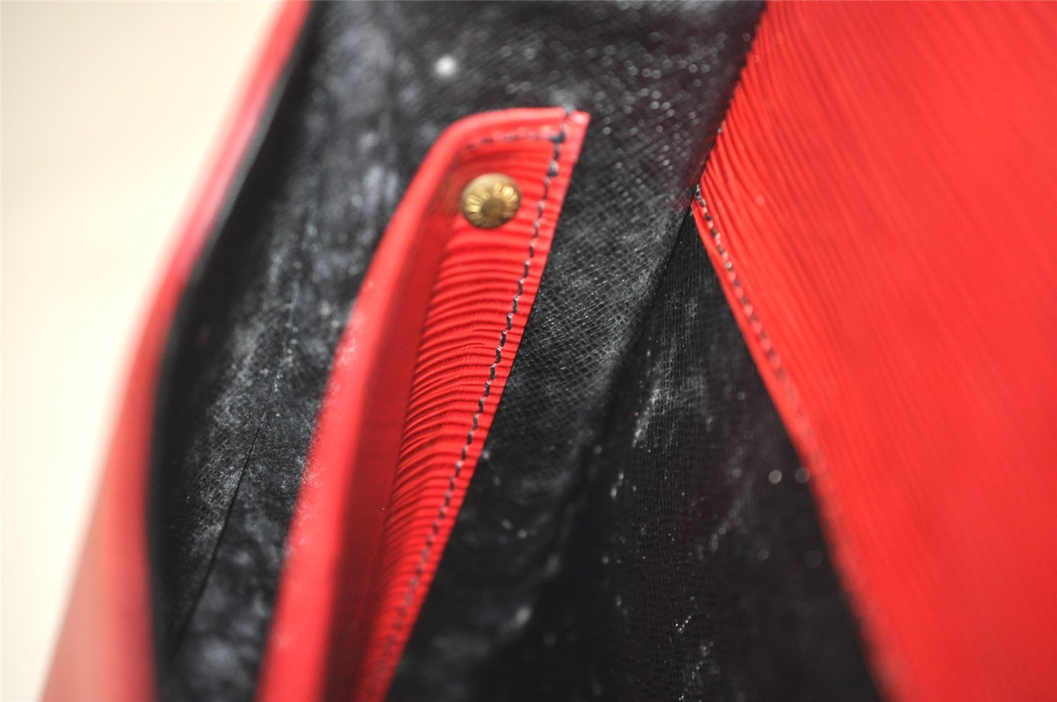 Authentic Louis Vuitton Epi Cartouchiere MM Shoulder Cross Bag M52247 Red 3623I