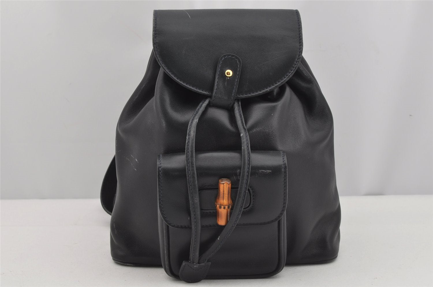 Authentic GUCCI Vintage Bamboo Drawstring Backpack Leather Navy 3631J