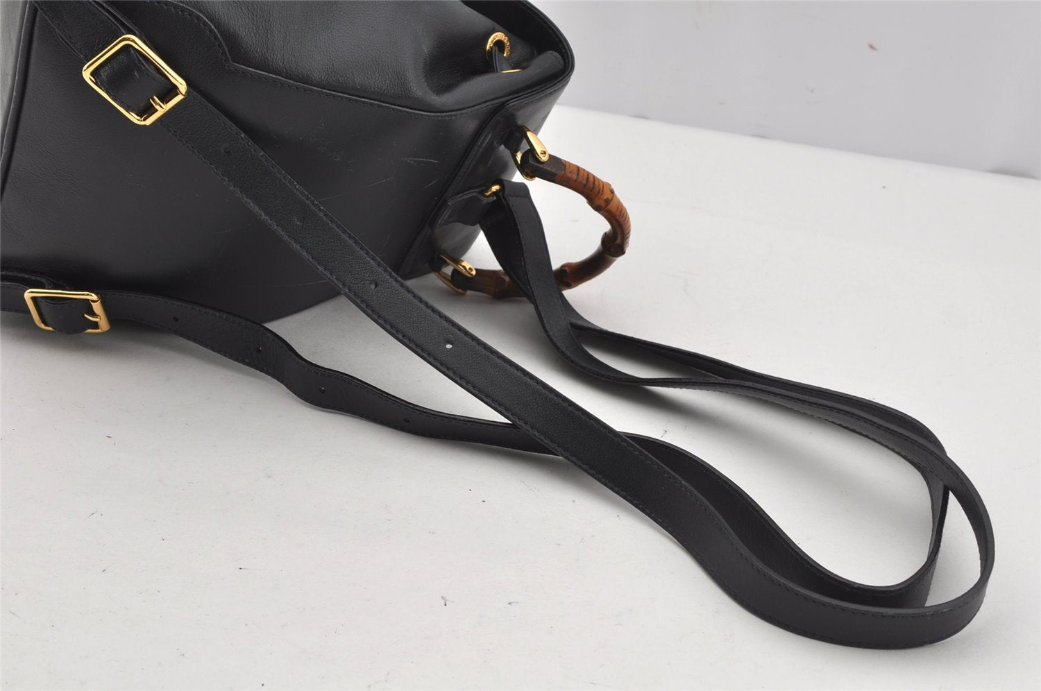 Authentic GUCCI Vintage Bamboo Drawstring Backpack Leather Navy 3631J