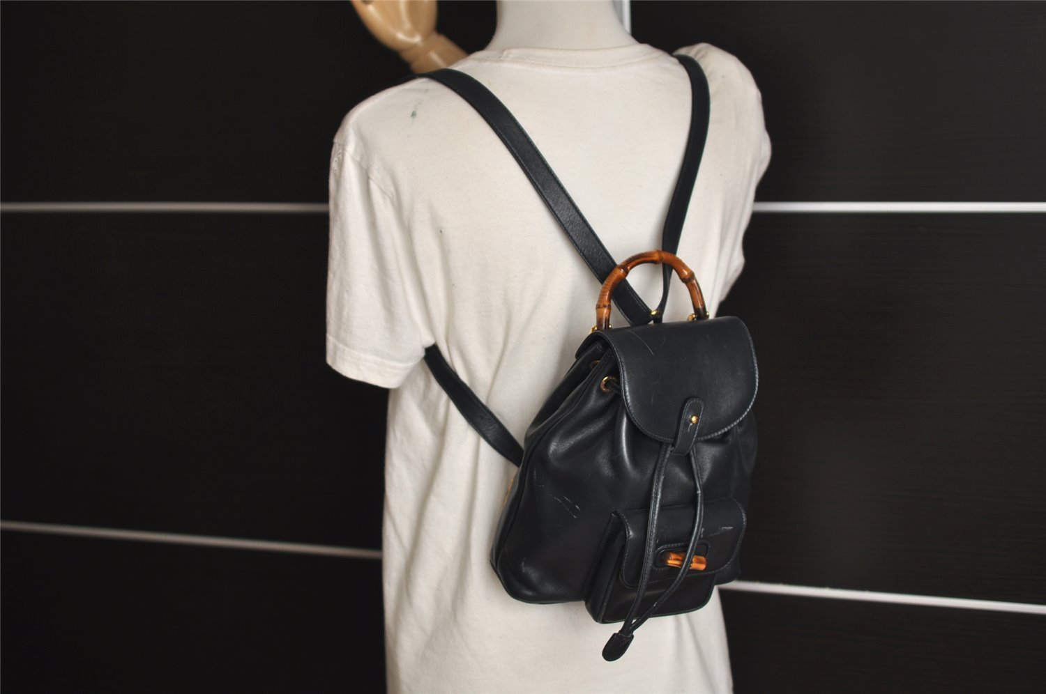 Authentic GUCCI Vintage Bamboo Drawstring Backpack Leather Navy 3631J