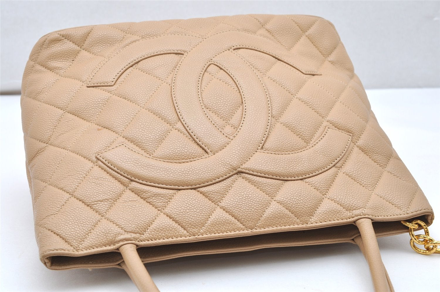 Authentic CHANEL Caviar Skin Medallion CC Logo Shoulder Tote Bag Beige 3631K