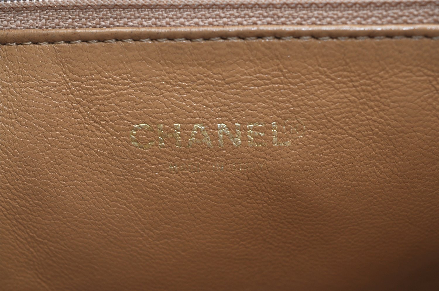 Authentic CHANEL Caviar Skin Medallion CC Logo Shoulder Tote Bag Beige 3631K