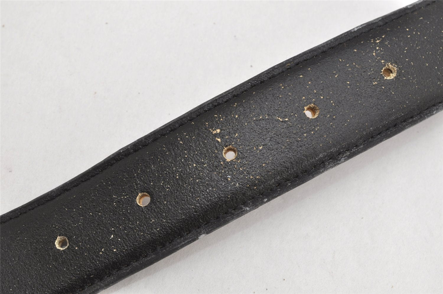 Authentic CHANEL Vintage Calf Skin Belt CC Logo 37.2-40.9