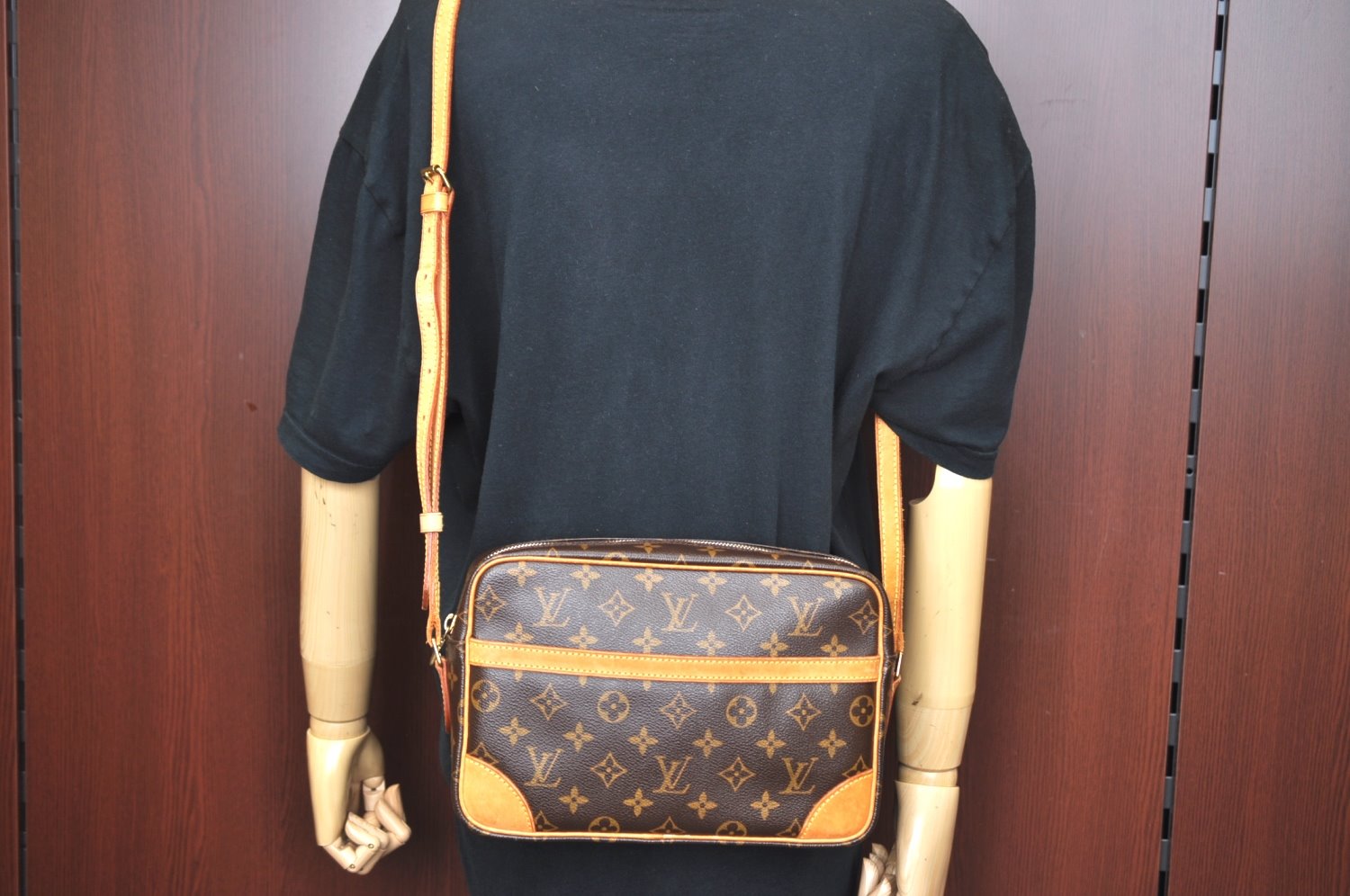 Authentic Louis Vuitton Monogram Trocadero 27 Shoulder Cross Bag M51274 LV 3639H