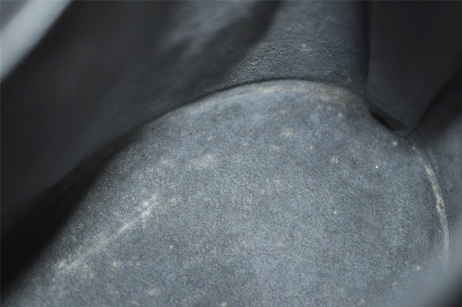 Authentic Louis Vuitton Epi Cluny Shoulder Bag Purse Black M52252 LV 3646I