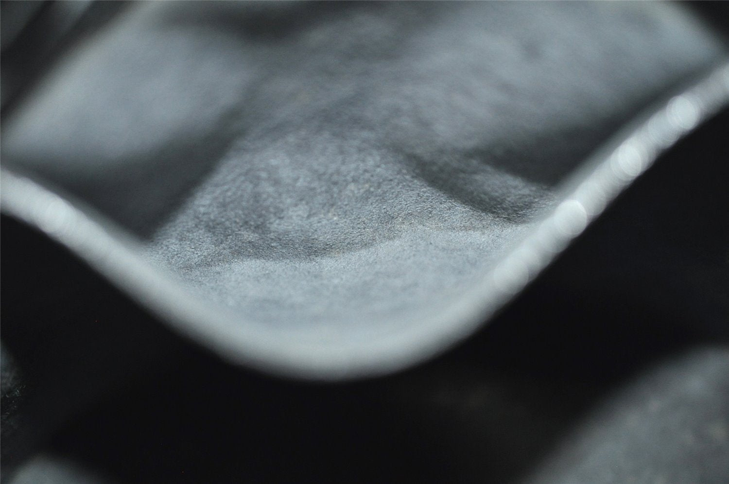 Authentic Louis Vuitton Epi Cluny Shoulder Bag Purse Black M52252 LV 3646I