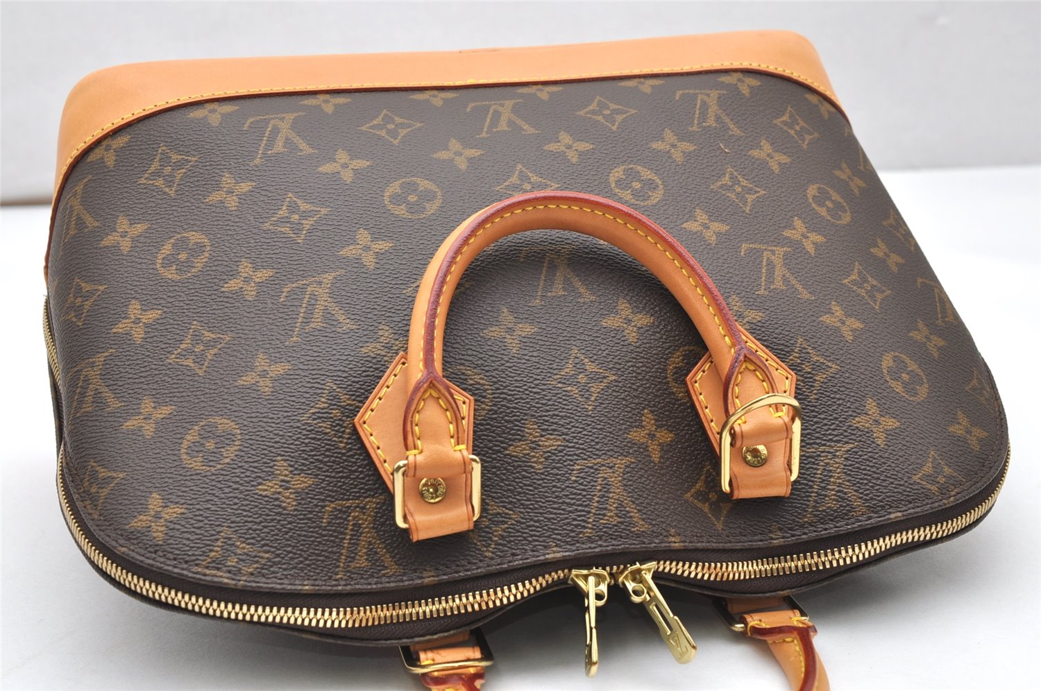 Authentic Louis Vuitton Monogram Alma Hand Bag Purse M51130 LV 3652K