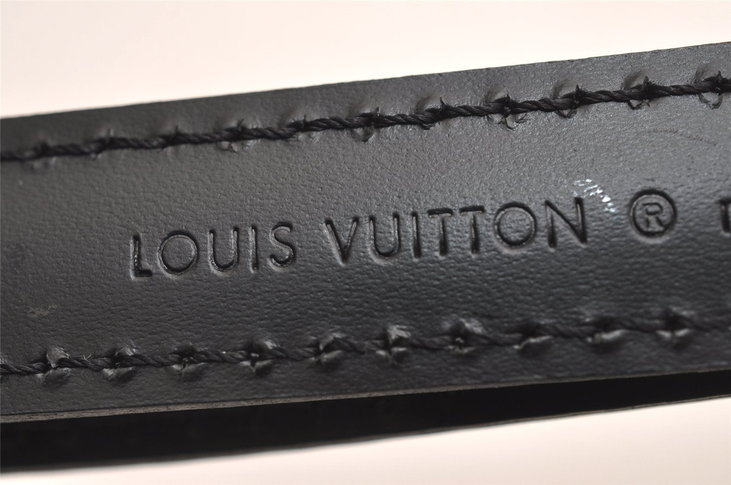 Authentic Louis Vuitton Leather Shoulder Strap Black 40.9-48