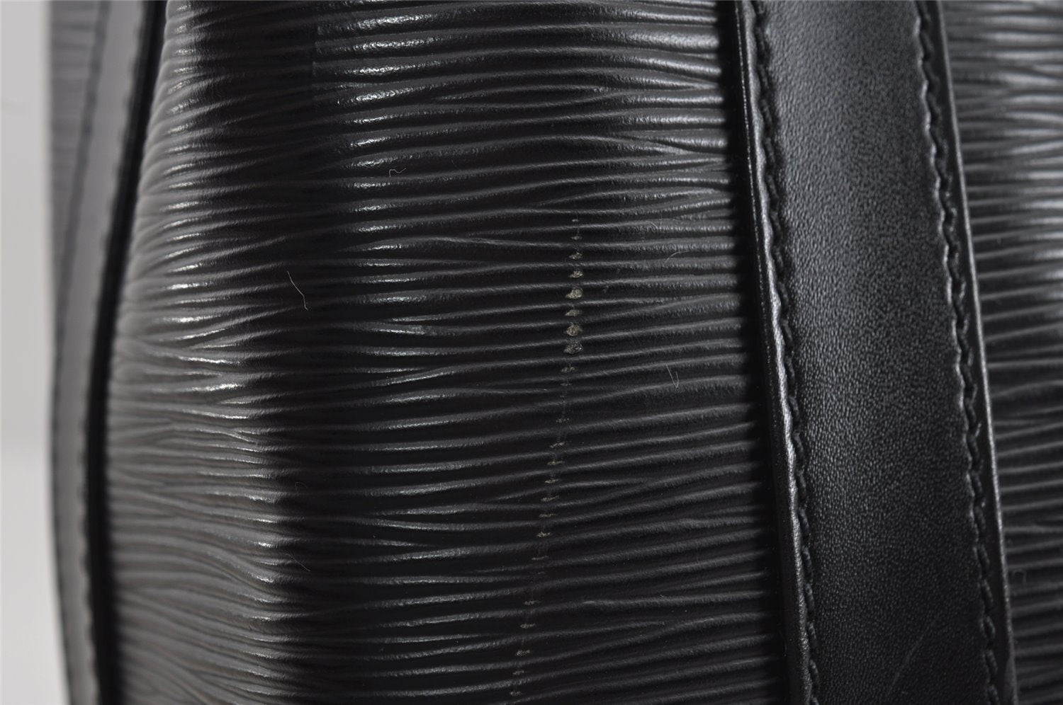 Authentic Louis Vuitton Epi Randonnee PM Shoulder Bag Black M52352 LV 3669I