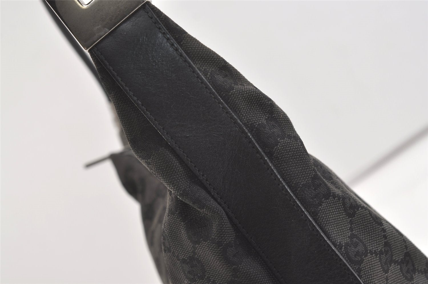 Authentic GUCCI Shoulder Hand Bag Purse GG Canvas Leather 01234 Black 3670J