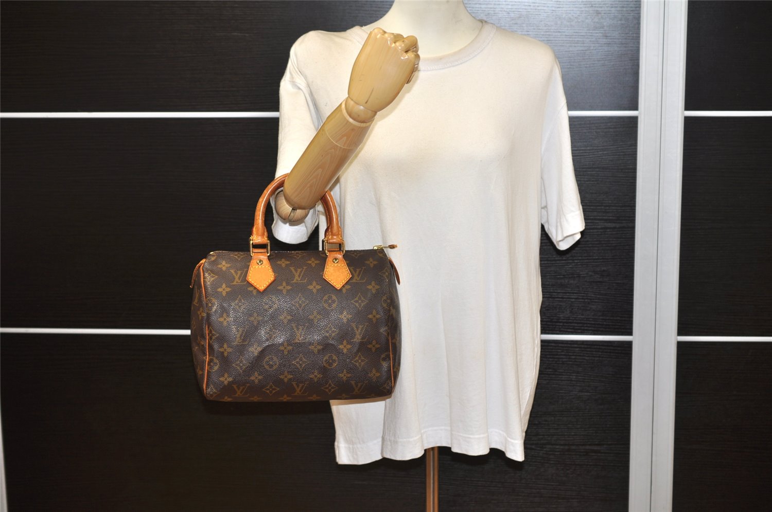 Authentic Louis Vuitton Monogram Speedy 25 Boston Hand Bag M41528 LV 3670K