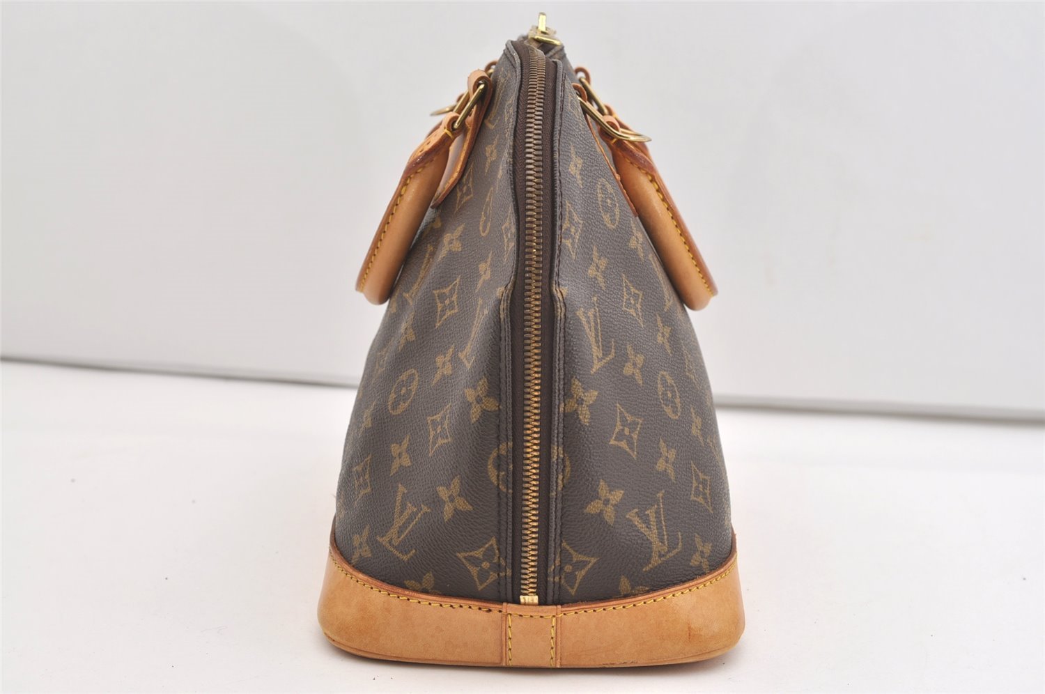Authentic Louis Vuitton Monogram Alma Hand Bag Purse M51130 LV 3674J