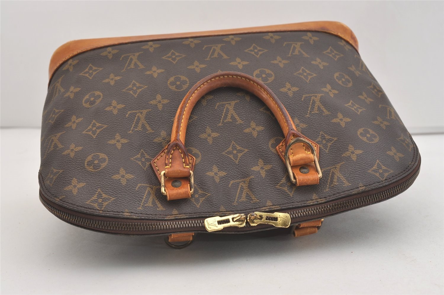 Authentic Louis Vuitton Monogram Alma Hand Bag Purse M51130 LV 3675J