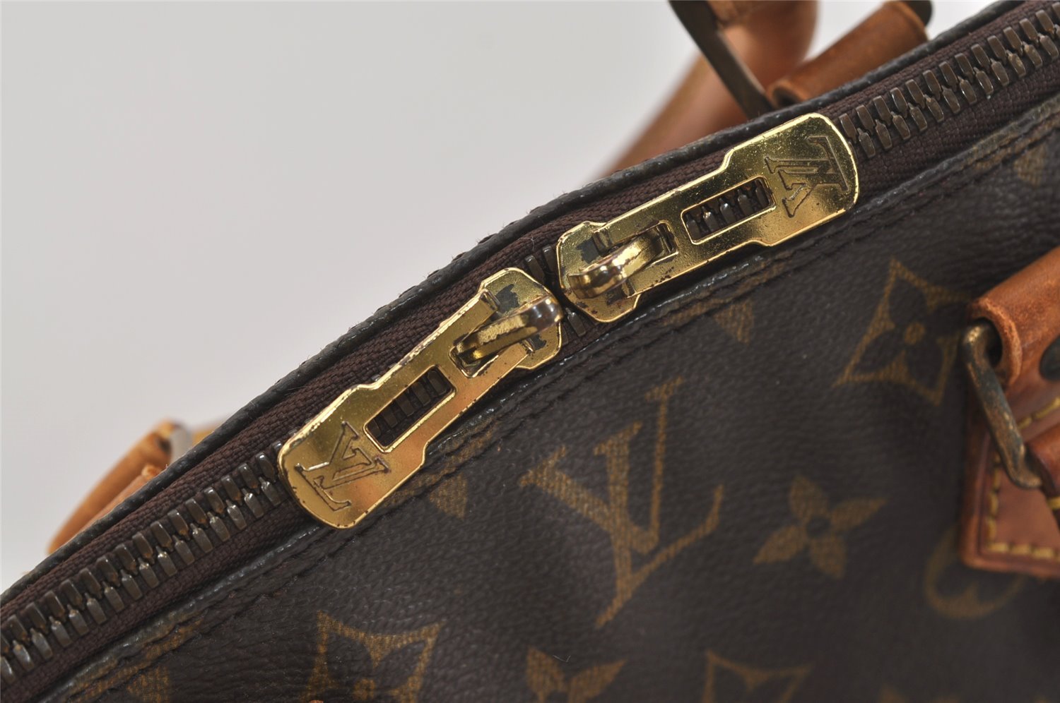 Authentic Louis Vuitton Monogram Alma Hand Bag Purse M51130 LV 3675J