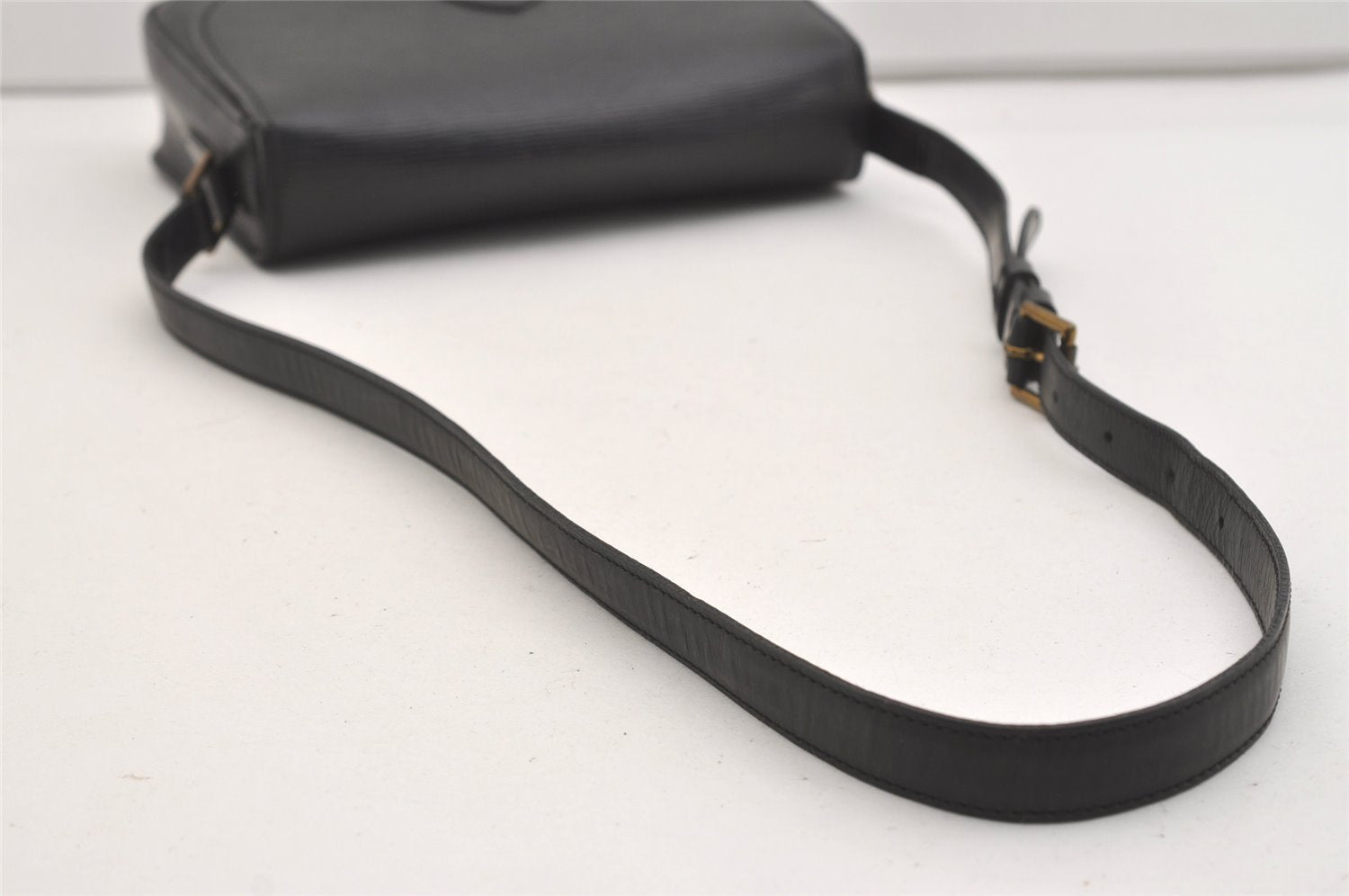 Auth Louis Vuitton Epi Saint Cloud GM Shoulder Cross Body Bag M52192 Black 3677J