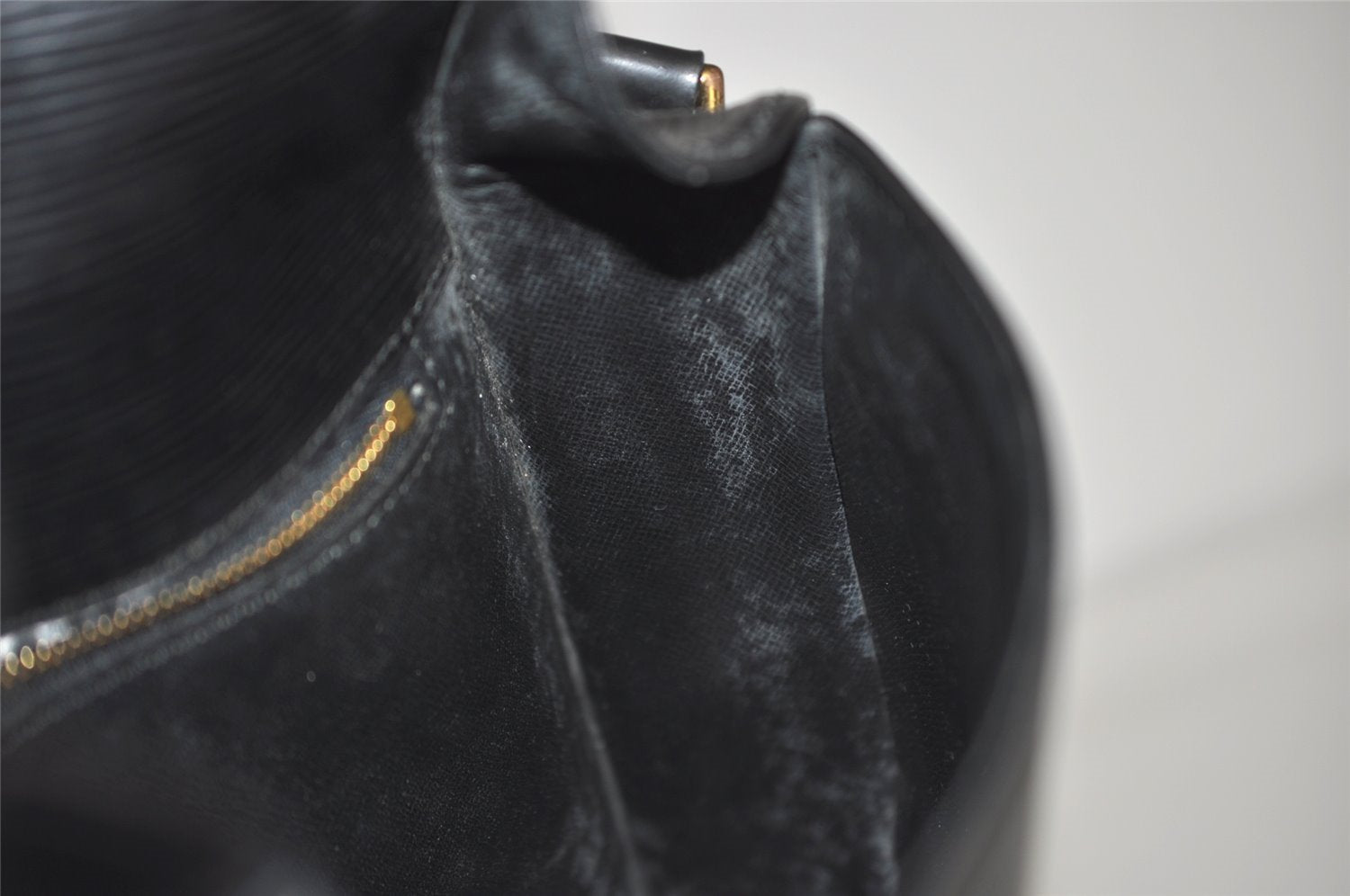 Auth Louis Vuitton Epi Saint Cloud GM Shoulder Cross Body Bag M52192 Black 3677J