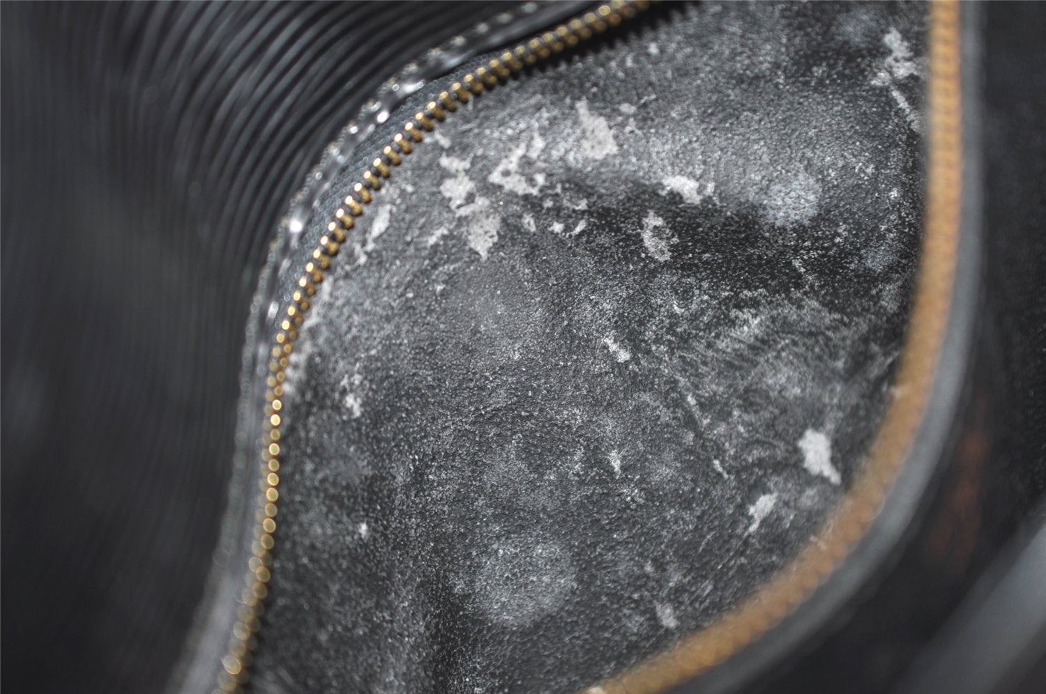 Auth Louis Vuitton Epi Saint Cloud GM Shoulder Cross Body Bag M52192 Black 3677J