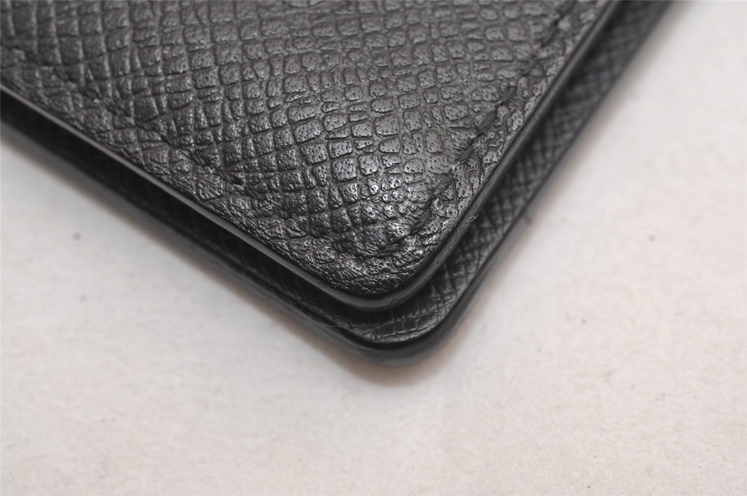 Authentic Louis Vuitton Taiga Portefeuille Ron Long Wallet Black M30541 LV 3678J