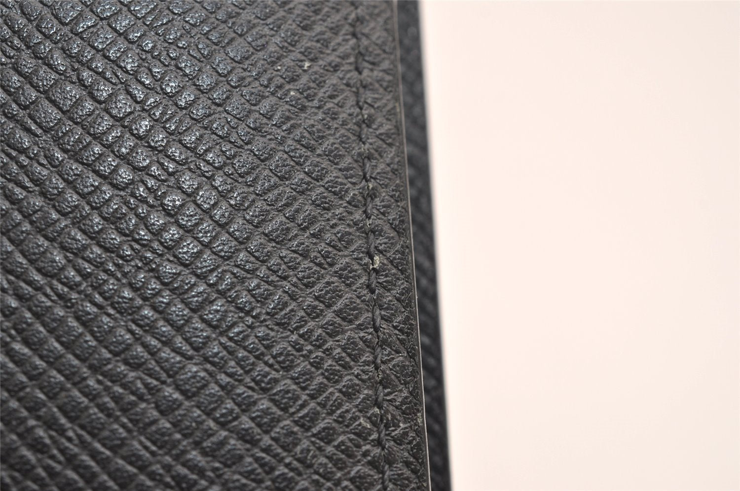 Authentic Louis Vuitton Taiga Portefeuille Ron Long Wallet Black M30541 LV 3678J