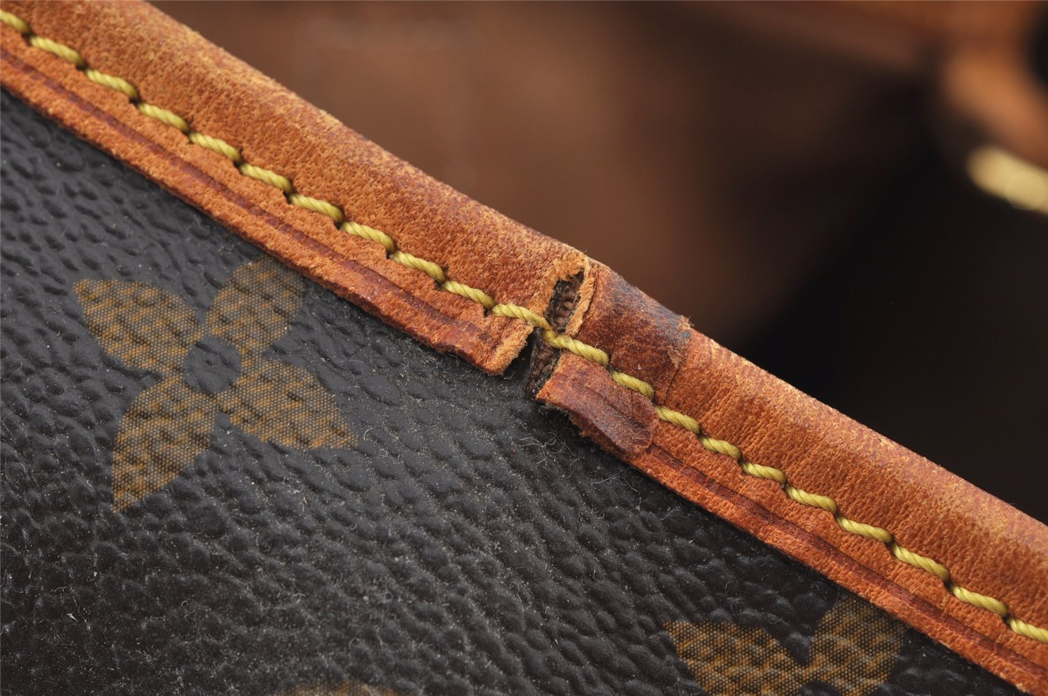 Authentic Louis Vuitton Monogram Batignolles Horizontal Tote Bag M51154 LV 3680J