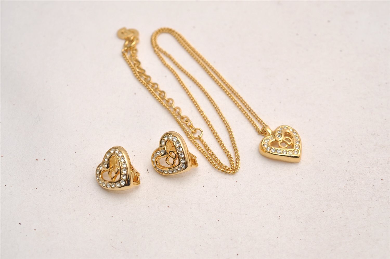 Authentic Christian Dior Heart Gold Tone Chain Necklace Earrings 2Set Box 3682J