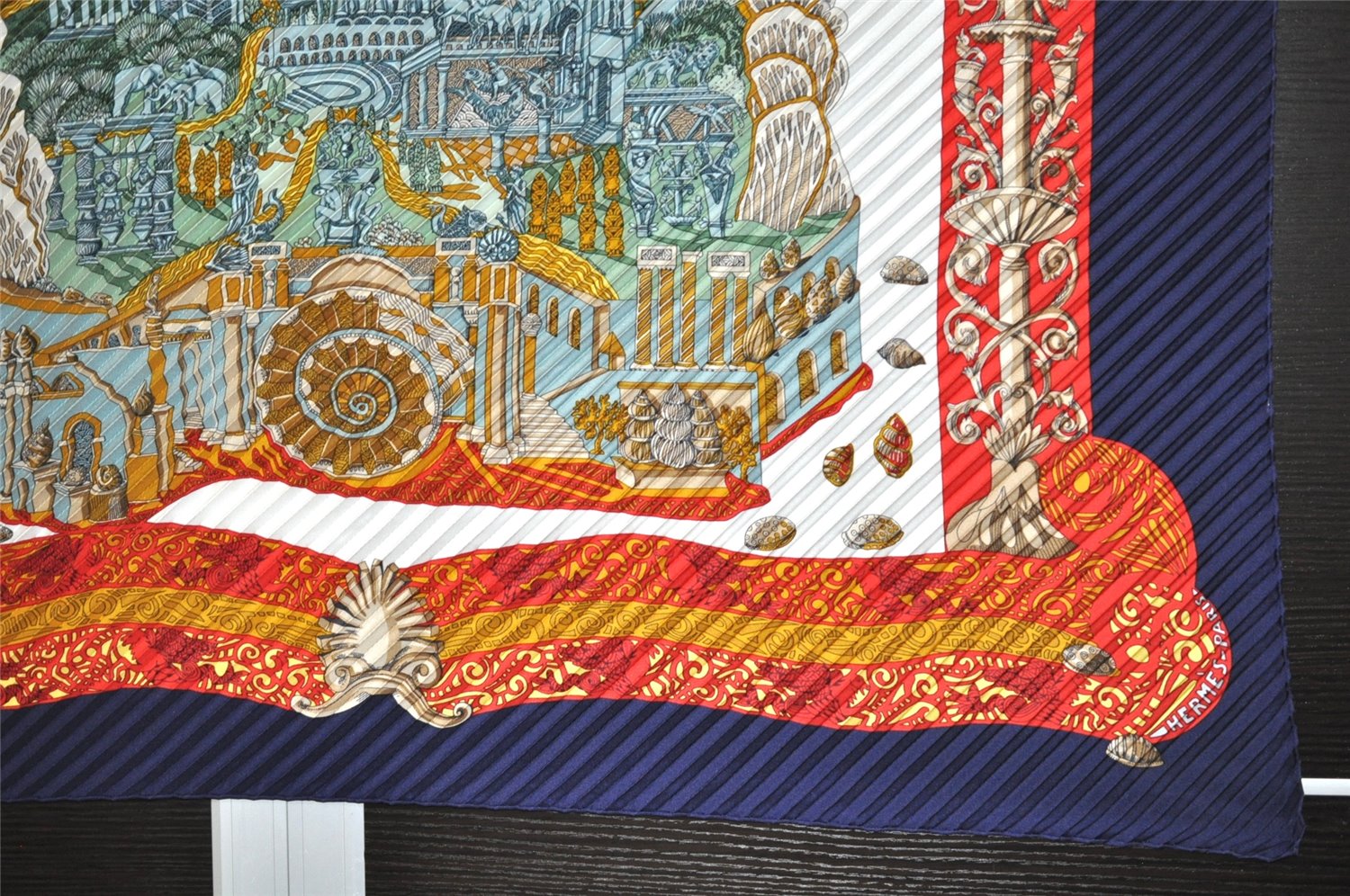 Authentic HERMES Pleats Scarf 