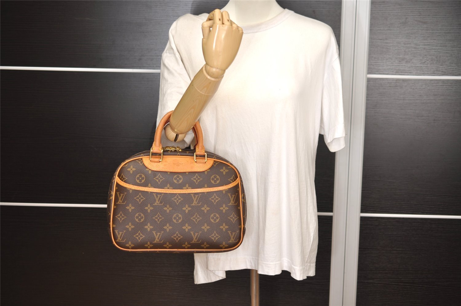 Authentic Louis Vuitton Monogram Trouville Hand Bag Purse M42228 LV 3689J