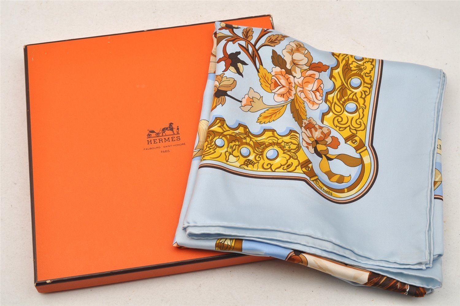 Authentic HERMES Carre 90 Scarf 