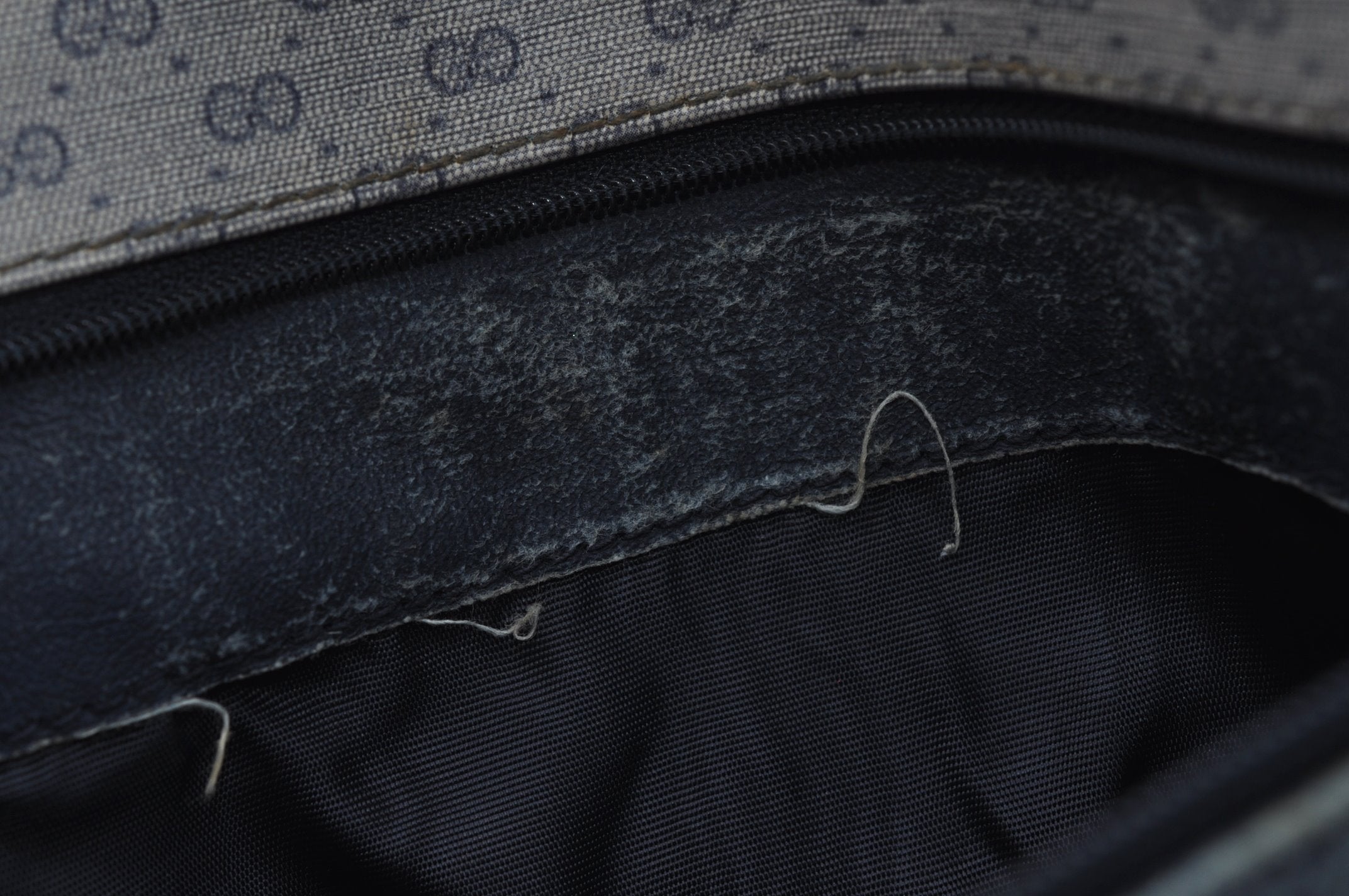 Authentic GUCCI Micro GG PVC Leather Shoulder Cross Body Bag Navy Blue 3696I